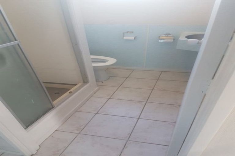 Photo of property in 23 Great South Road, Takanini, 2112