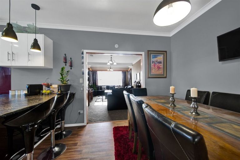 Photo of property in 15 Clifford Street, Hawera, 4610