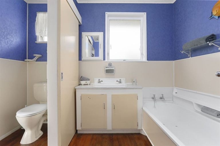 Photo of property in 99 Cargill Street, Papakura, 2110