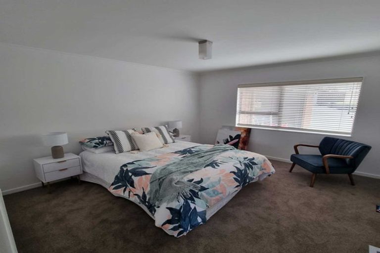 Photo of property in 70 Bay Vista Drive, Red Beach, 0932