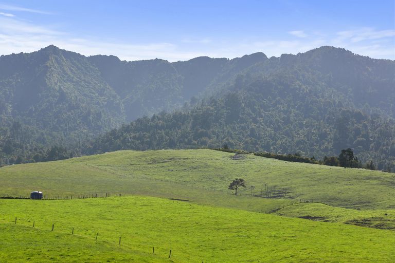 Photo of property in 712a Te Hutewai Road, Raglan, 3296