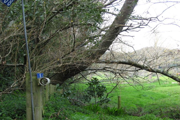 Photo of property in 1 Honi Taipua Street, Manakau, Levin, 5573