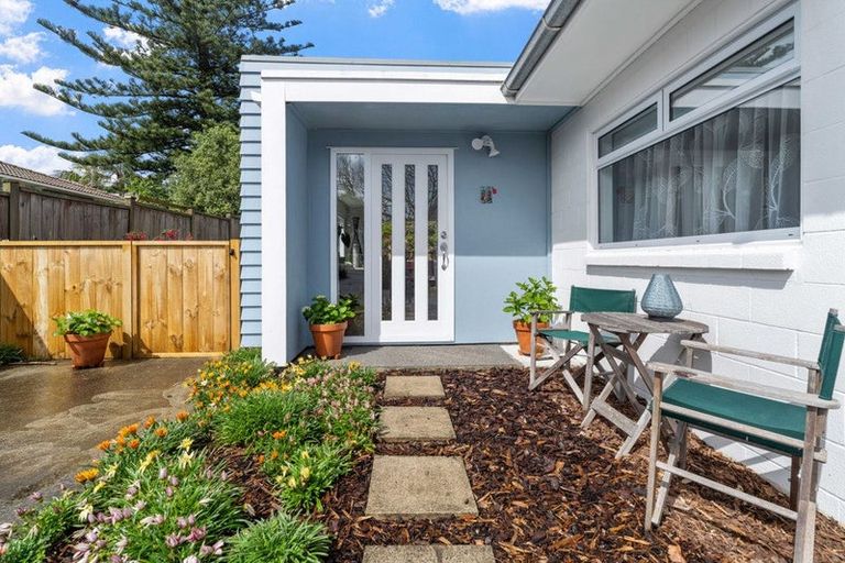 Photo of property in 64b Muir Avenue, Mangere Bridge, Auckland, 2022