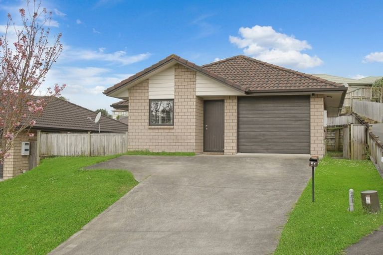 Photo of property in 5a Mcgowan Rise, Tuakau, 2121