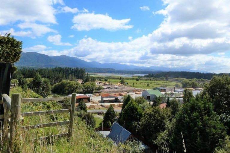 Photo of property in 11 Pukaki Avenue, Ngahere, 7872