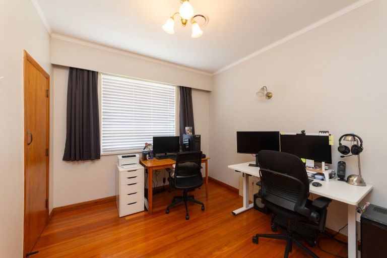 Photo of property in 9 Innes Place, Roslyn, Palmerston North, 4414