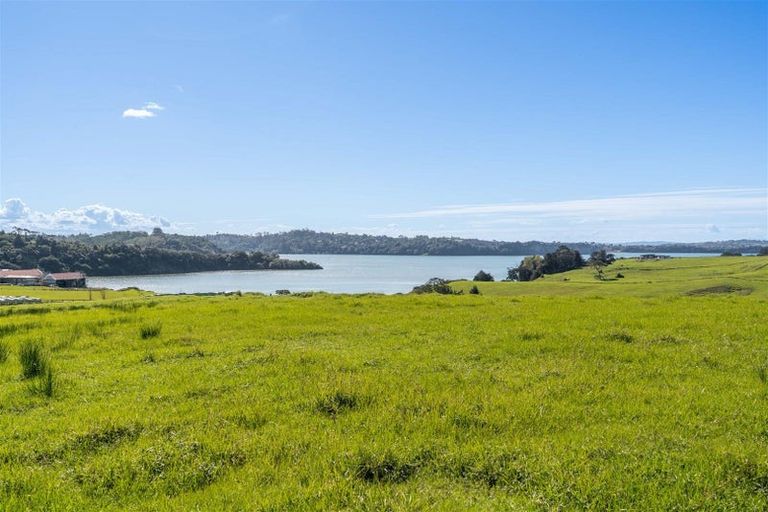 Photo of property in 11 Te Pae Okura Drive, Okura, 0792