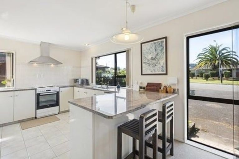 Photo of property in 4 Orchard Place, Lynmore, Rotorua, 3010