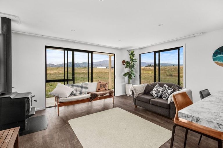 Photo of property in 20 Golden Heights Road, Springvale, Alexandra, 9393