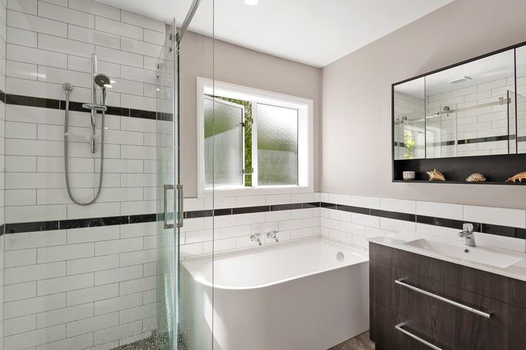 Photo of property in 21 Mcsaveneys Road, Marshland, Christchurch, 8051