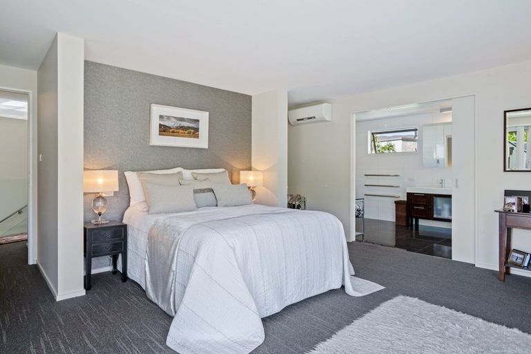 Photo of property in 33 Sargood Drive, Wanaka, 9305