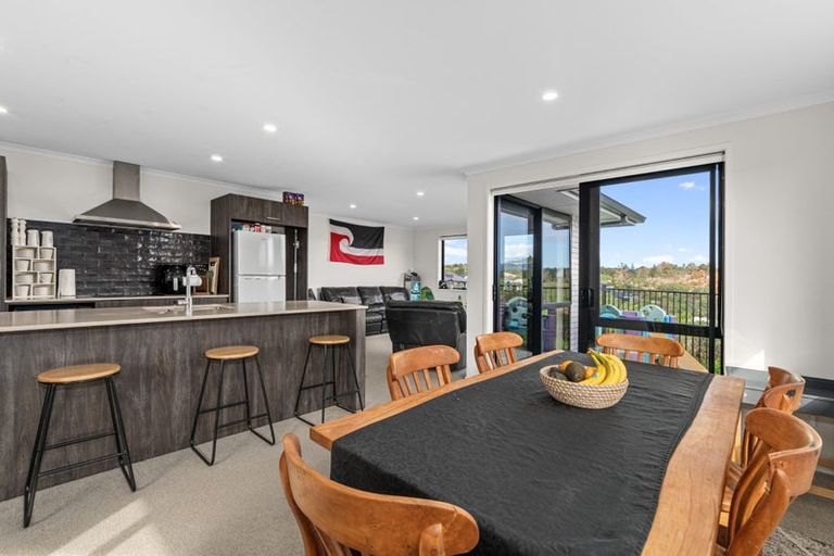 Photo of property in 21 Pioneer Crescent, Omokoroa, 3114