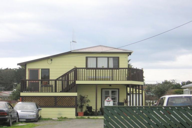 Photo of property in 13 Bond Street, Foxton Beach, Foxton, 4815