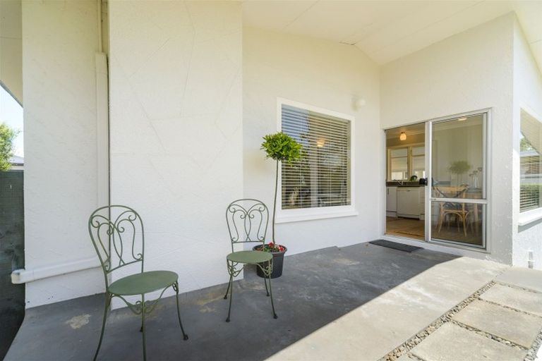 Photo of property in 16 Newcastle Street, Hokowhitu, Palmerston North, 4410