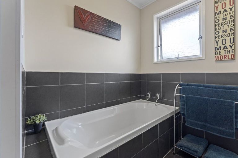 Photo of property in 12 Pembroke Street, Highbury, Palmerston North, 4412