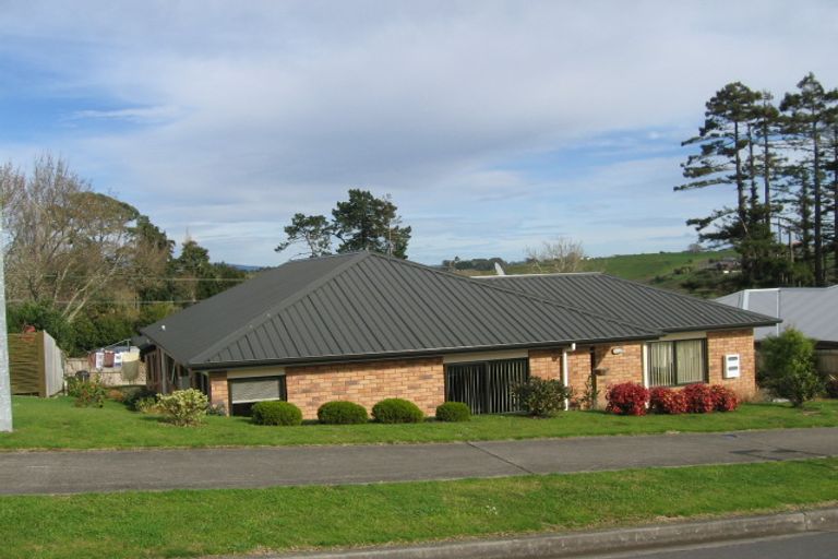 Photo of property in 24 Palm Grove Drive, Western Heights, Hamilton, 3200