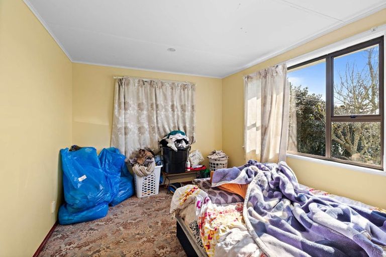 Photo of property in 72 Kelman Road, Kelston, Auckland, 0602