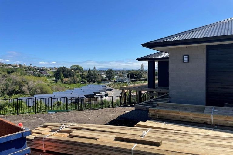 Photo of property in 11 Godwit Lane, Welcome Bay, Tauranga, 3112