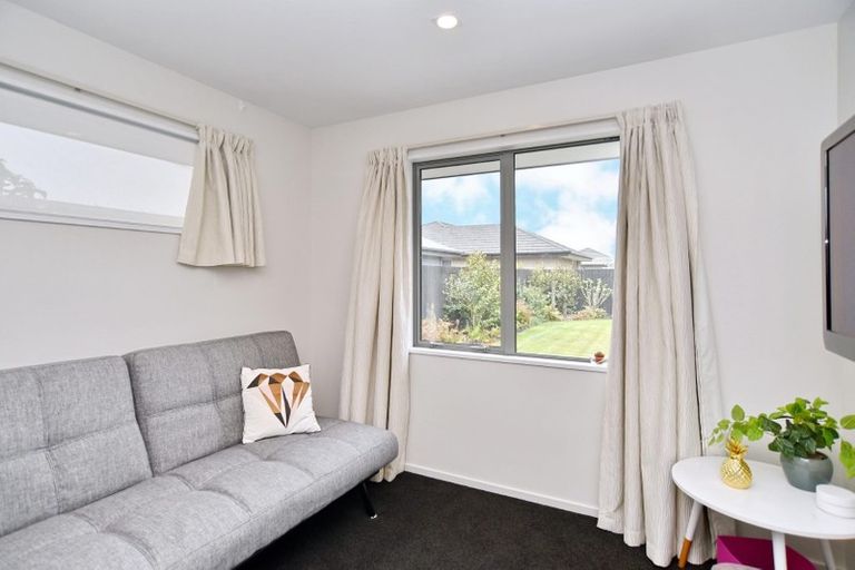 Photo of property in 6 Te Whenu Crescent, Marshland, Christchurch, 8083