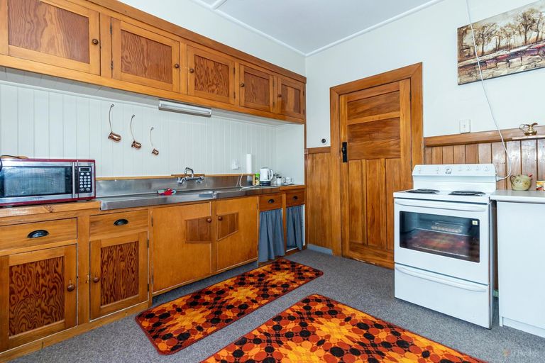 Photo of property in 1 Maude Street, Waimate, 7924