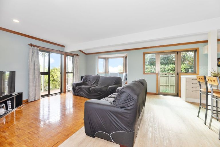 Photo of property in 80 Highland Park Drive, Highland Park, Auckland, 2010