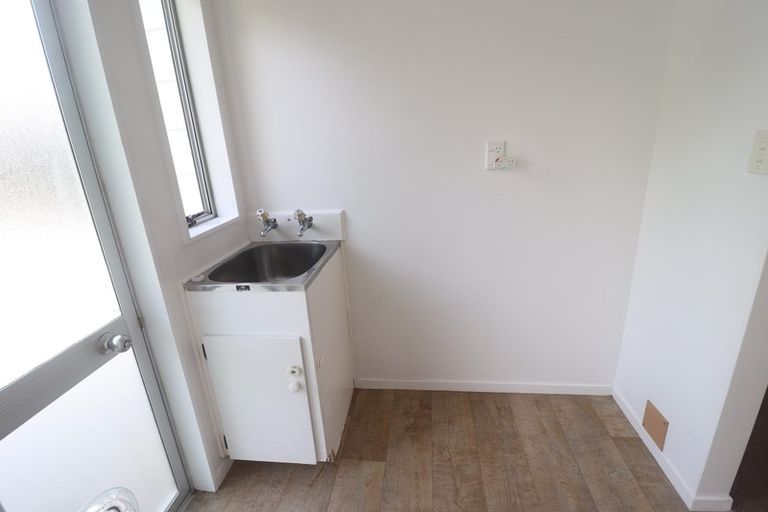 Photo of property in 19 Rehia Road, Massey, Auckland, 0614