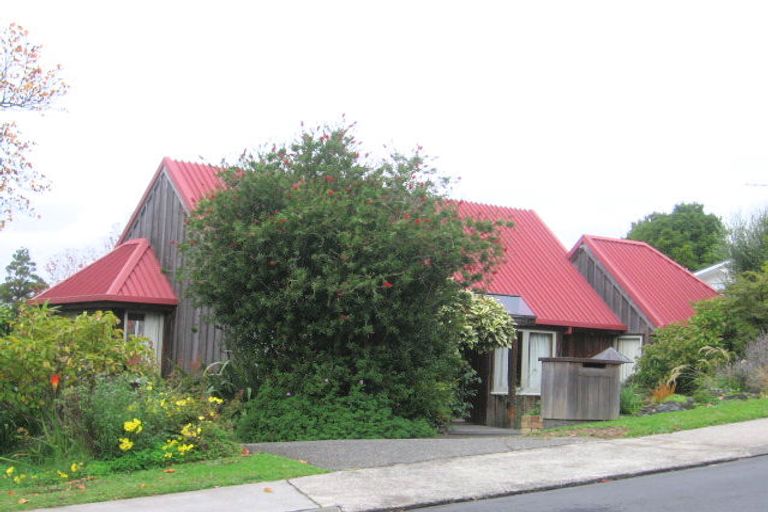 Photo of property in 4 St Ives Terrace, Mairangi Bay, Auckland, 0630