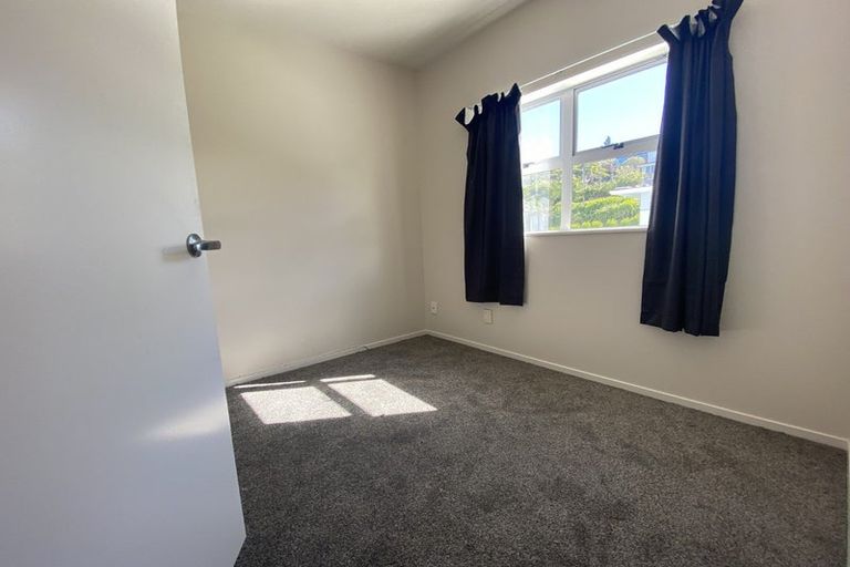 Photo of property in 38b Ruskin Road, Newlands, Wellington, 6037