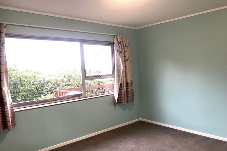 Photo of property in 1/3 Colin Wild Place, Glenfield, Auckland, 0629