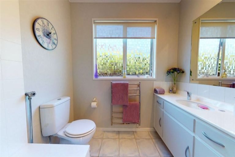 Photo of property in 14a Norton Park Avenue, Fairfield, Lower Hutt, 5011