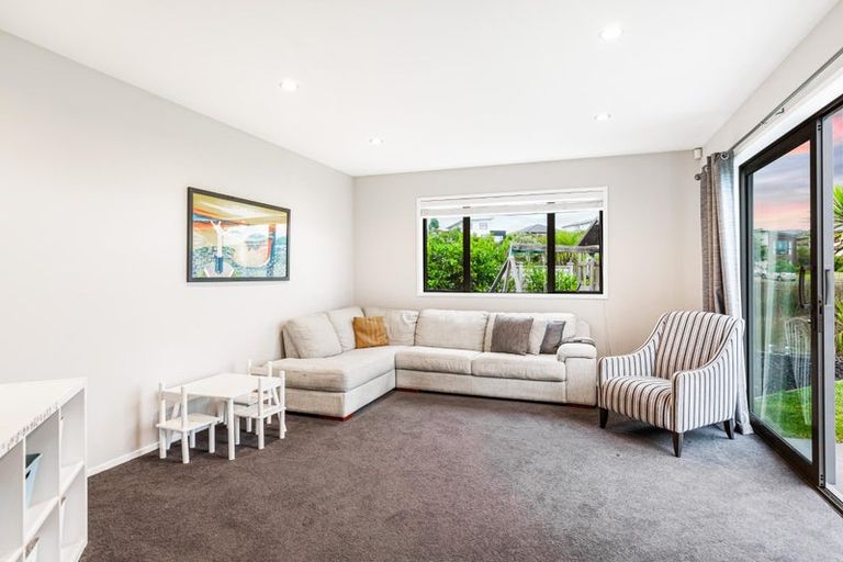 Photo of property in 3 Nikau Way, Riverhead, 0820