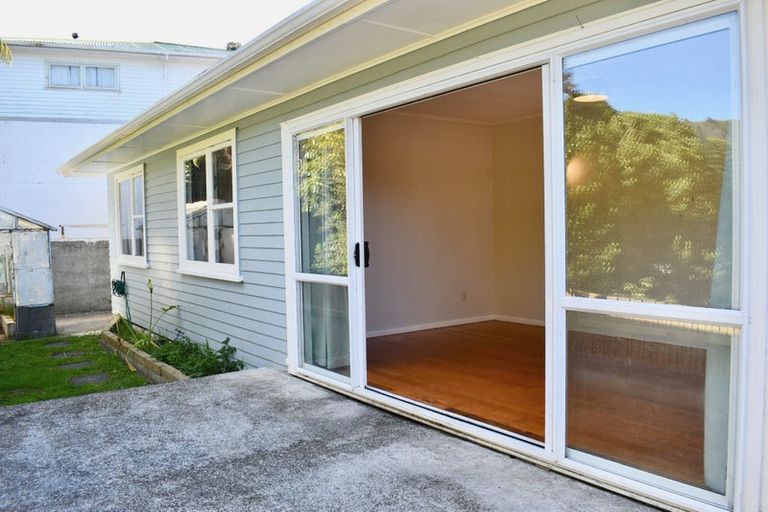 Photo of property in 25 Amundsen Grove, Stokes Valley, Lower Hutt, 5019