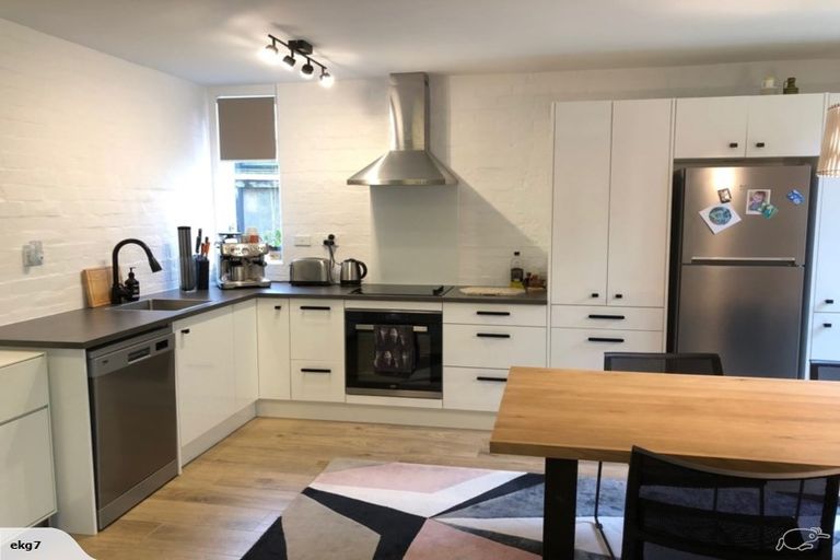 Photo of property in 141 Churton Drive, Churton Park, Wellington, 6037