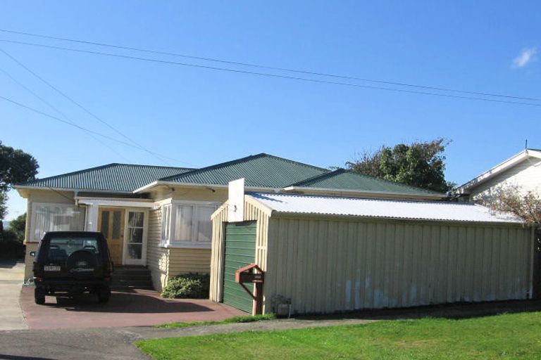 Photo of property in 4 Sim Street, Johnsonville, Wellington, 6037