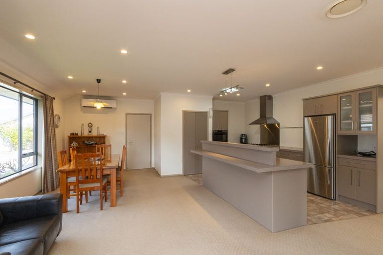 Photo of property in 48 Tennyson Avenue, Kelvin Grove, Palmerston North, 4414