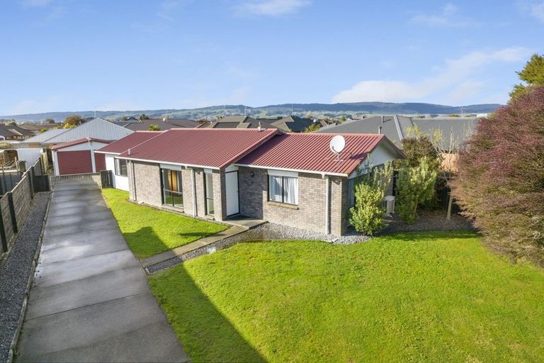 Photo of property in 47 Peppertree Glade, Kelvin Grove, Palmerston North, 4414