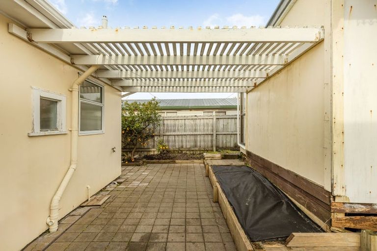 Photo of property in 12 Mahana Road, Paraparaumu Beach, Paraparaumu, 5032