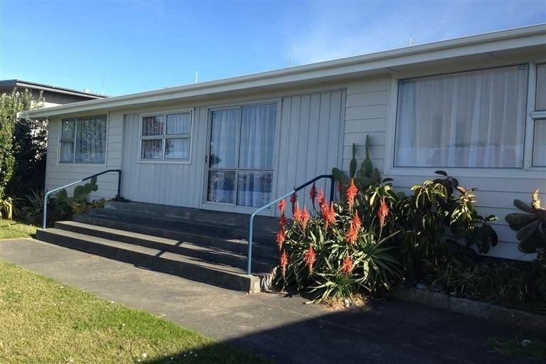 Photo of property in 8 The Esplanade, Westshore, Napier, 4110