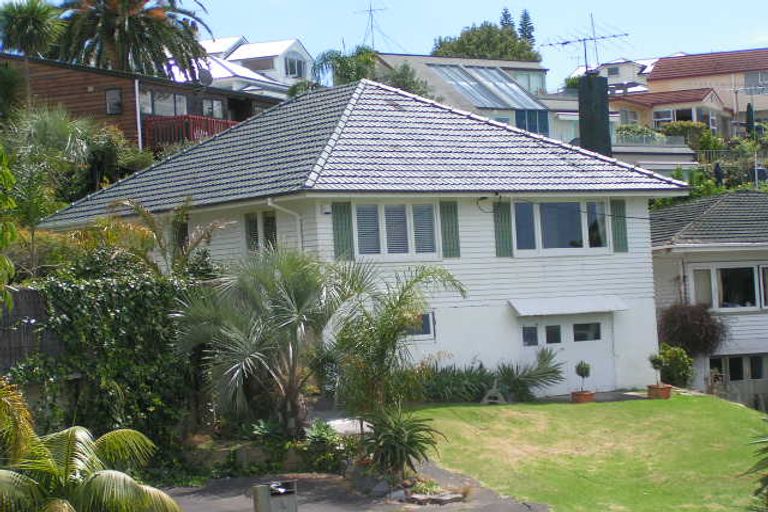 Photo of property in 4 Alfred Street, Northcote Point, Auckland, 0627