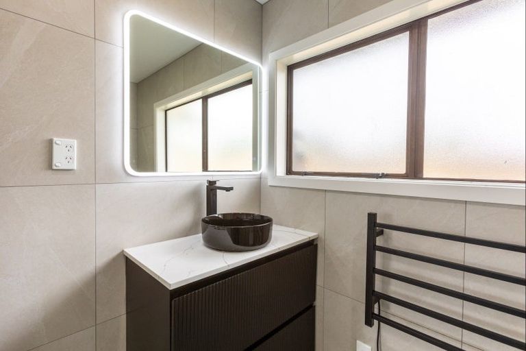 Photo of property in 90 Fergusson Street, Woodville, 4920