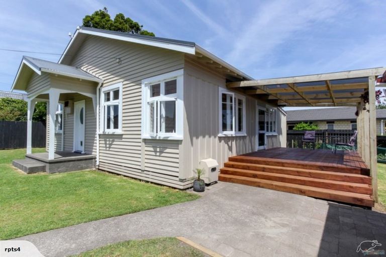 Photo of property in 39 Mouatt Street, Waitara, 4320