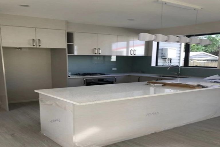 Photo of property in 3 Sunward Rise, Glenfield, Auckland, 0629