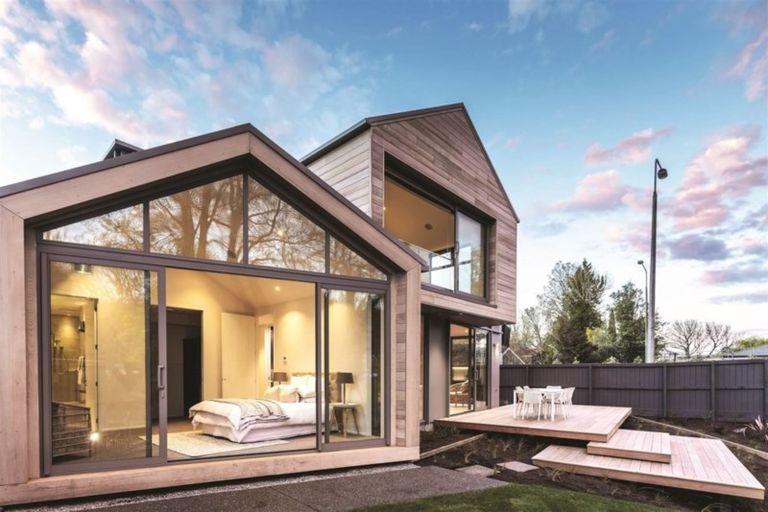 Photo of property in 1 Wood Lane, Fendalton, Christchurch, 8014