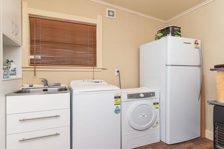 Photo of property in 44 Queen Street, Feilding, 4702