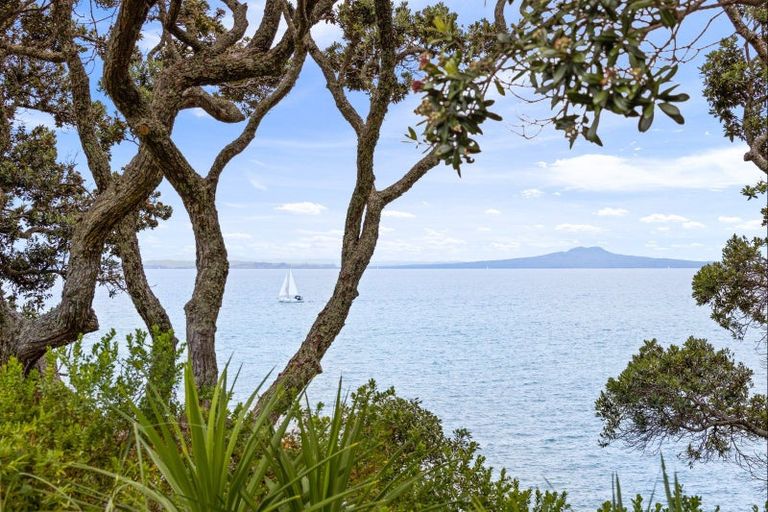 Photo of property in 869d Whangaparaoa Road, Manly, Whangaparaoa, 0930