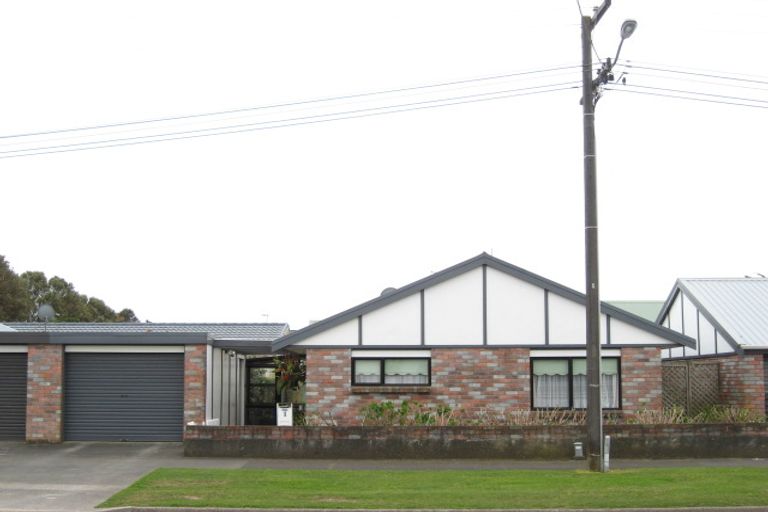 Photo of property in 1 Witako Street, Fitzroy, New Plymouth, 4312