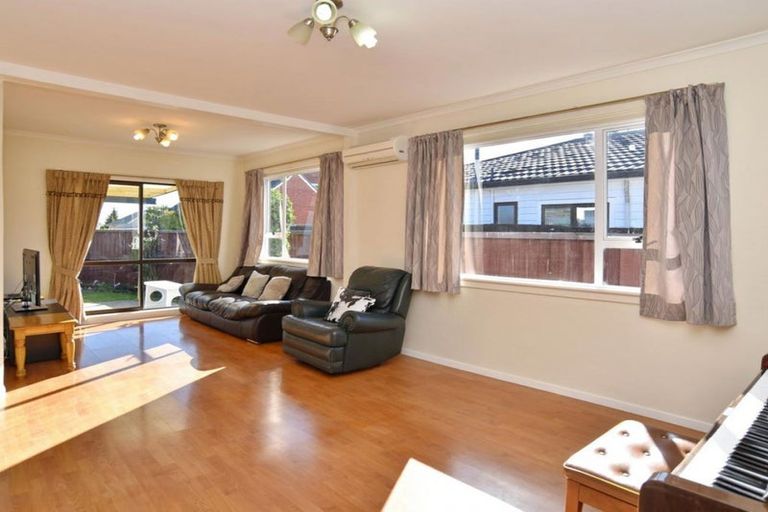 Photo of property in 213 Main North Road, Redwood, Christchurch, 8051