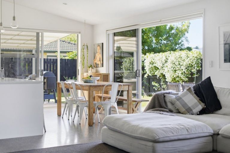 Photo of property in 42 Butterworth Crescent, Papamoa Beach, Papamoa, 3118