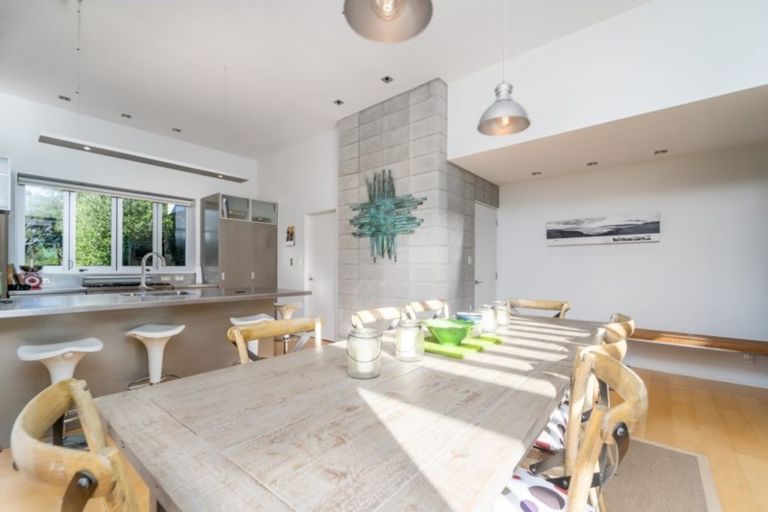 Photo of property in 101 Oxford Street, Martinborough, 5711