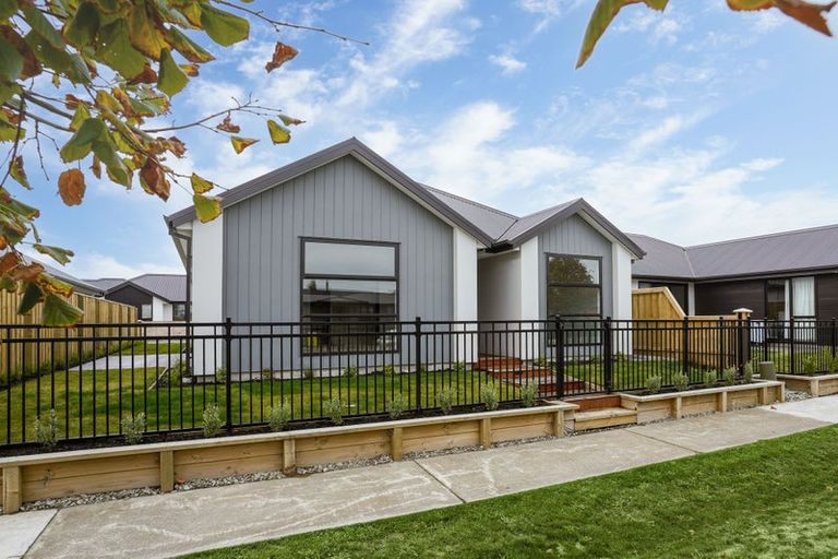 Photo of property in 18 Edlin Lane, Pegasus, 7612